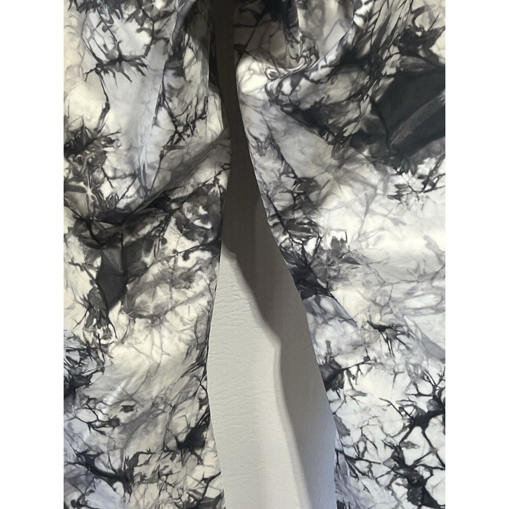 Lulululemon printed Capri Leggings Size 8